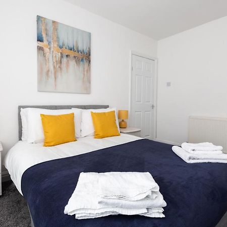 Вилла Connaught House - Wi-Fi, Parking, Contractors Престон Экстерьер фото